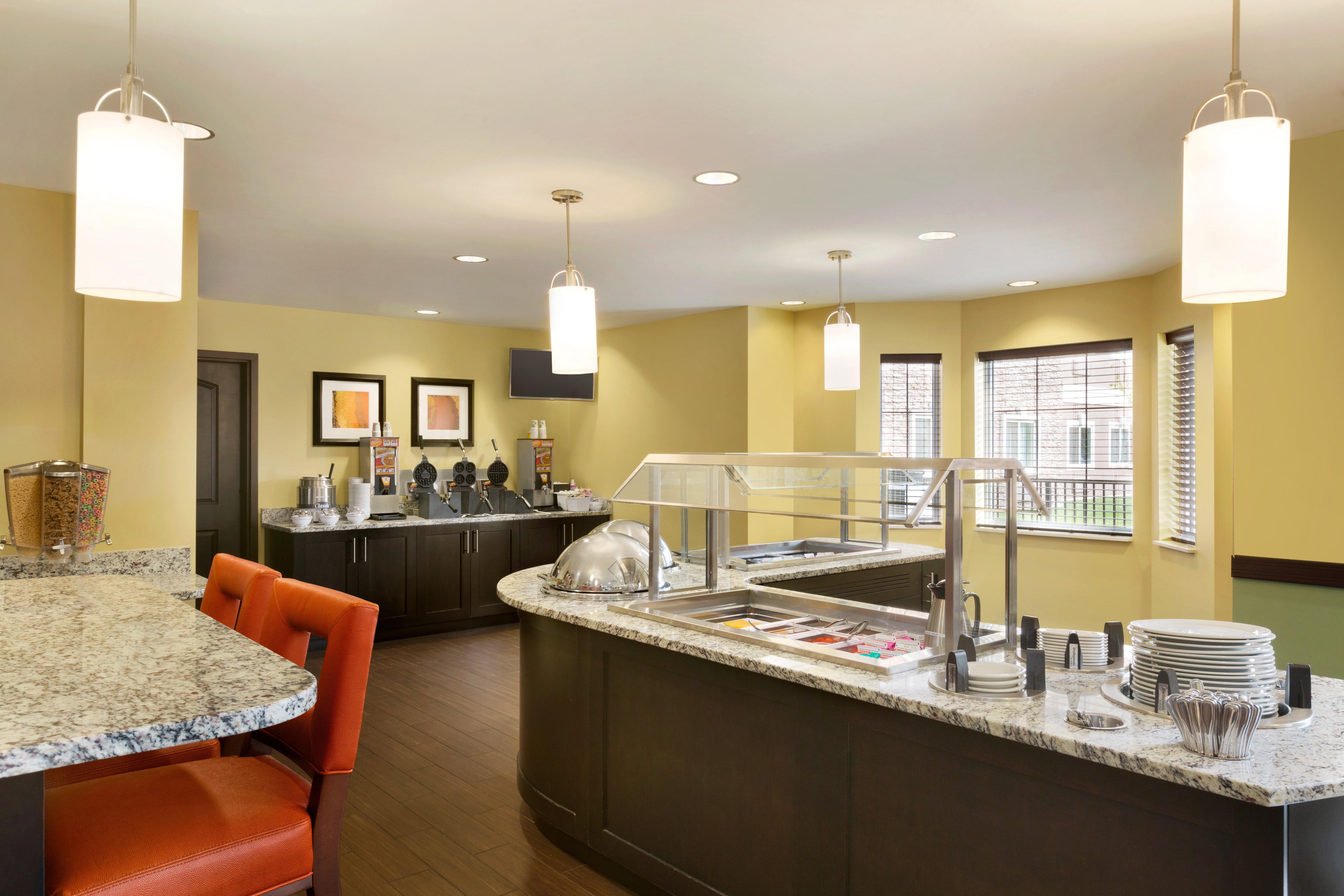 Staybridge Suites West Edmonton By Ihg מראה חיצוני תמונה